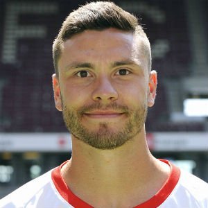 Jonas Hector Biography, Age, Career, Net Worth, Transfer Fees, Family, Girlfriend, Awards and Many More