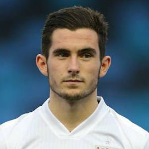 Lewis Cook Biography, Age, Career, Net Worth, Market Value, Family, Awards and Many More